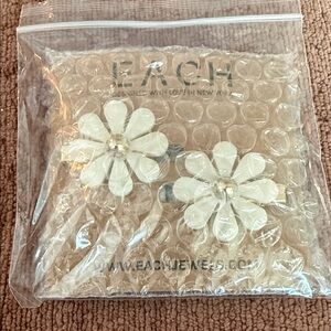 White Flower Hair Clips